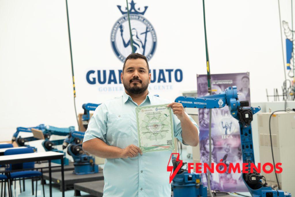 IECA forma talento especializado en robótica: la historia de éxito de Fernando Arteaga