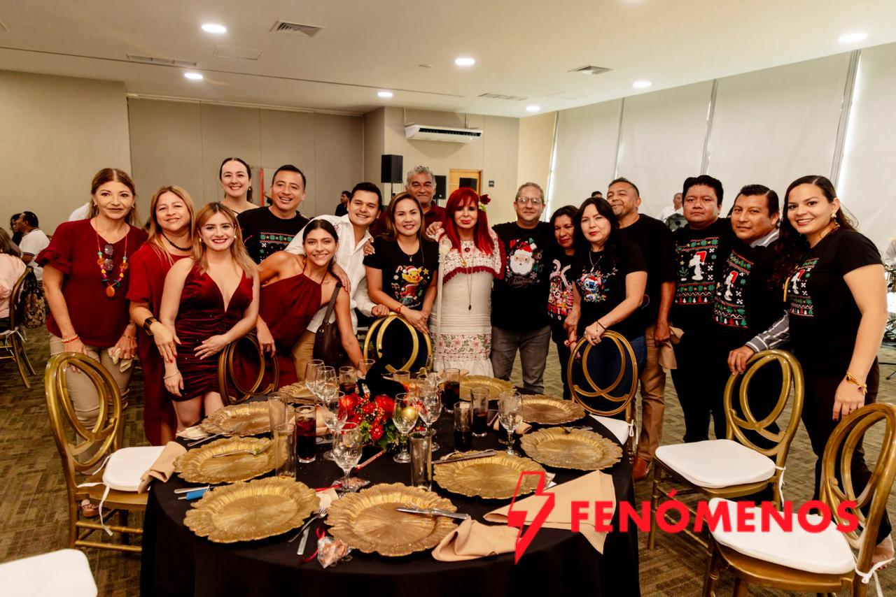 EMOTIVA CELEBRACIÓN NAVIDEÑA DEL PERSONAL DE LA OFICINA DE LA GOBERNADORA, LAYDA SANSORES SAN ROMÁN