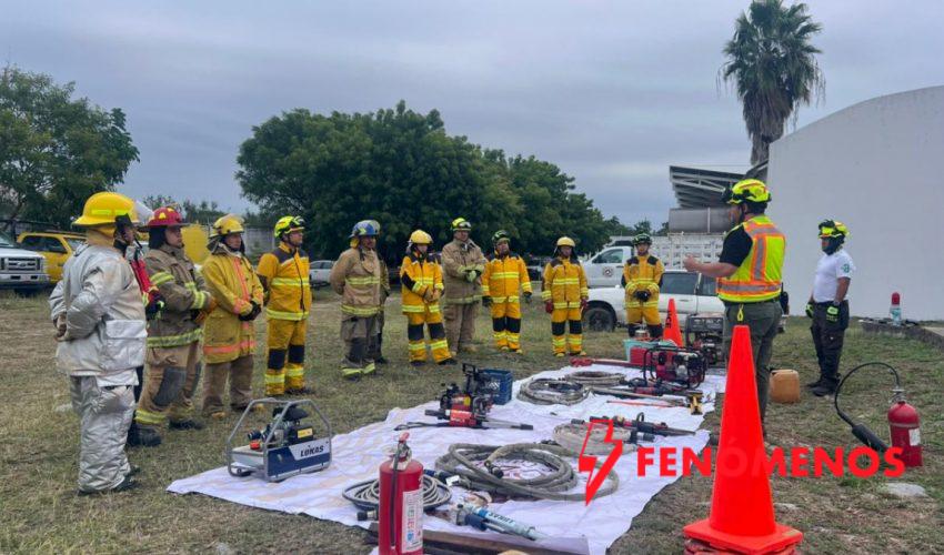 Fortalece Tamaulipas capacidad de respuesta en extracciones vehiculares con curso especializado para personal de Protección Civil y bomberos
