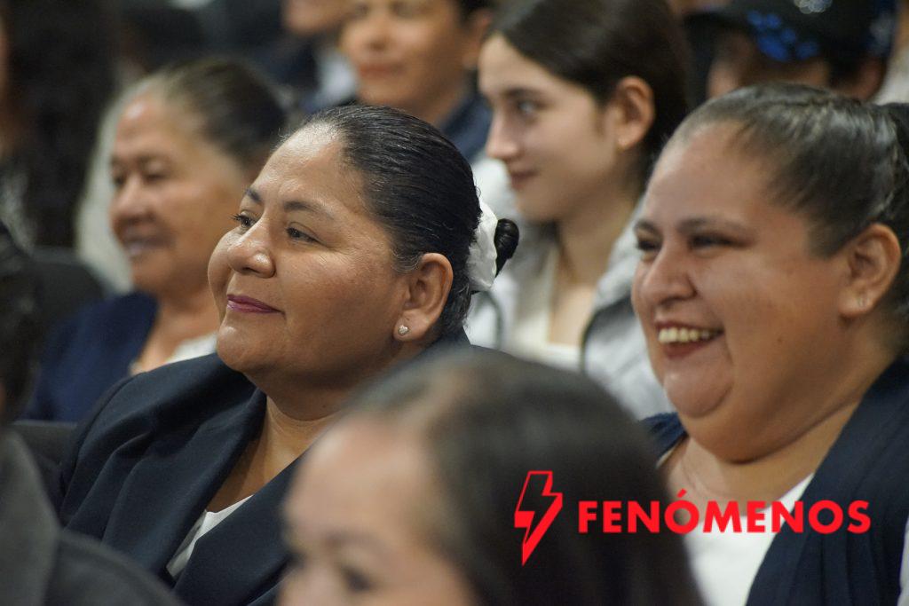 SSG reconoció a 75 profesionales hasta por 60 años de servicio.