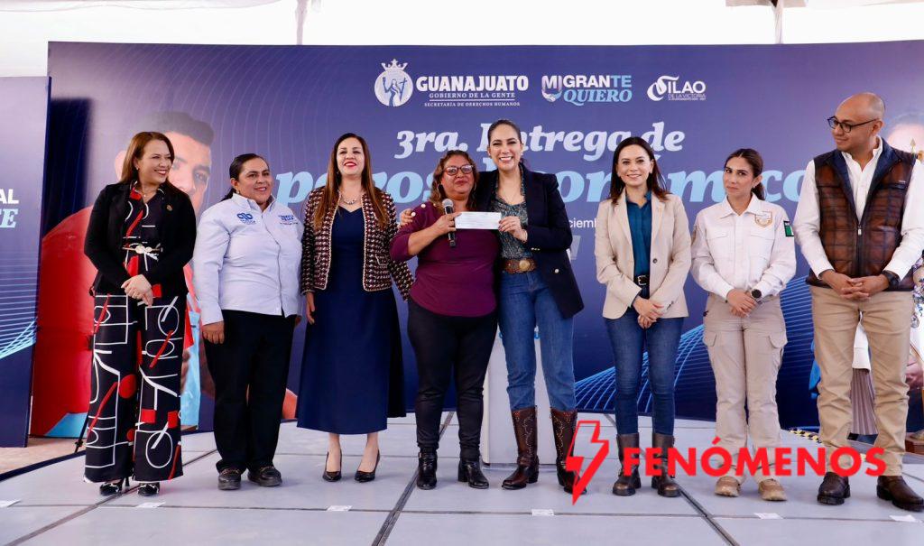 Entrega Gobernadora Libia Dennise Apoyos Económicos para Personas Migrantes de Guanajuato