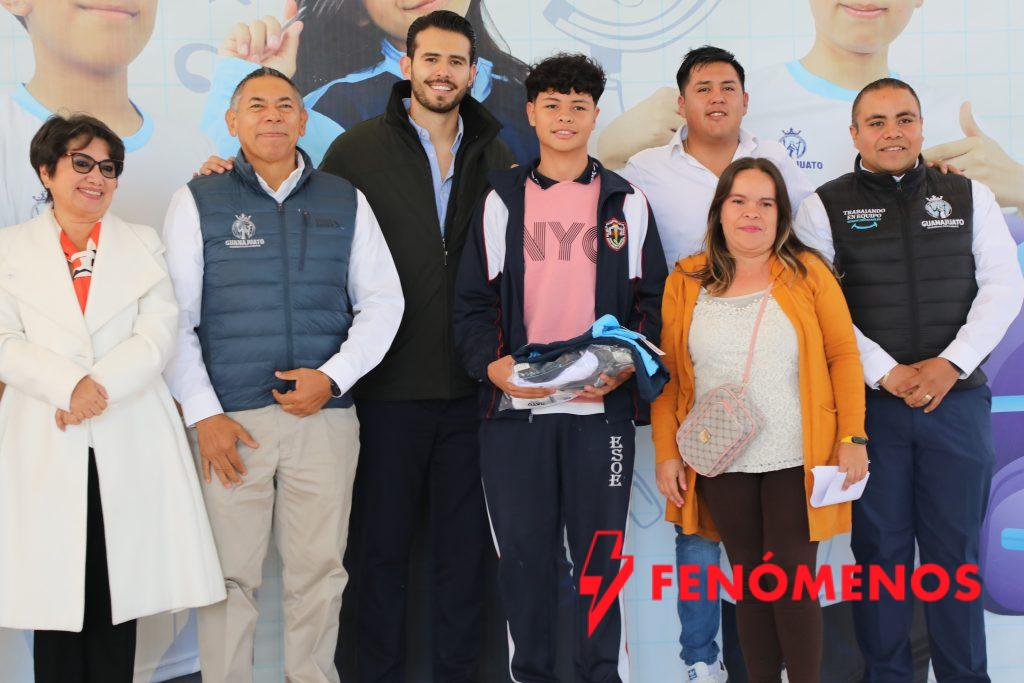 Gobierno de la Gente garantiza igualdad de oportunidades en todas las secundarias de la entidad