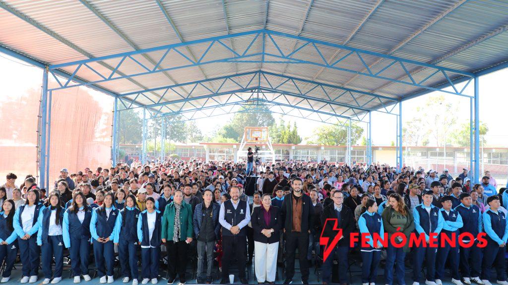 Llegan a San Miguel de Allende uniformes escolares para estudiantes de secundaria