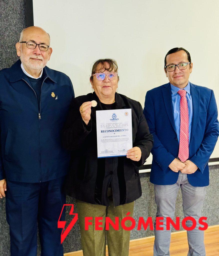 SSG destaca la labor de 54 profesionales de la salud por 20 y hasta 45 años de servicio en el noreste.