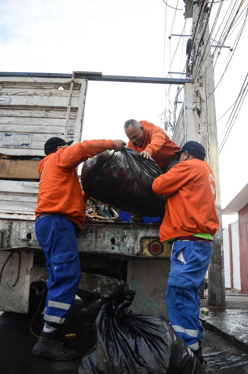 WhatsApp Image 2025-11-27 at 2.59.51 PM(1) Imagen de Llama Felifer Macías a mantener una ciudad limpia y en orden 16