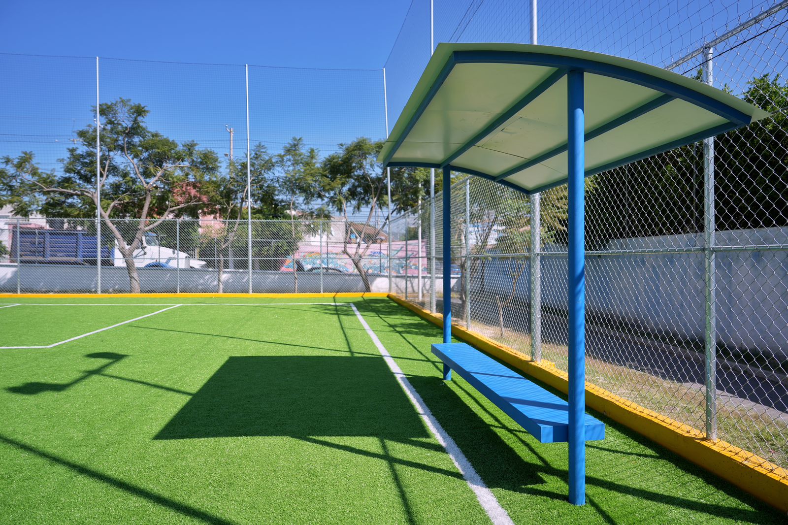 WhatsApp Image 2025-11-28 at 6.50.25 PM Imagen de Entrega Felifer Macías rehabilitación de la cancha de futbol de la Unidad Deportiva Belén 8