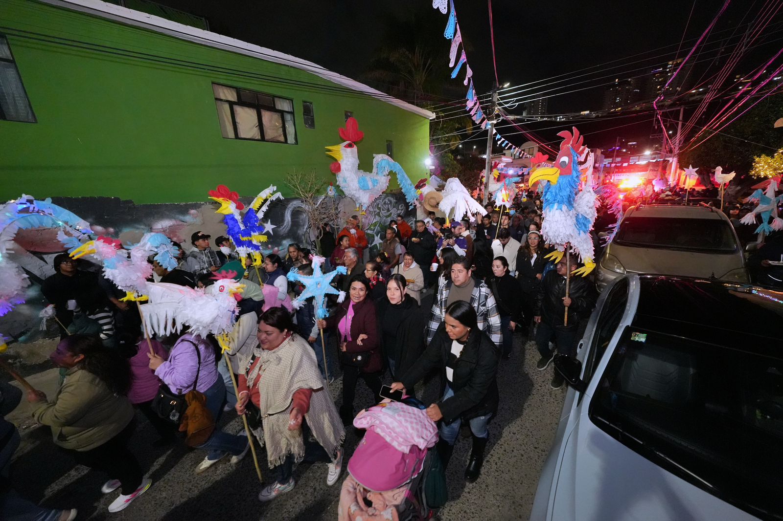 WhatsApp Image 2025-12-08 at 11.26.47 AM Imagen de Asiste Felifer Macías al tradicional Gallo, Noche de Estrellas 4