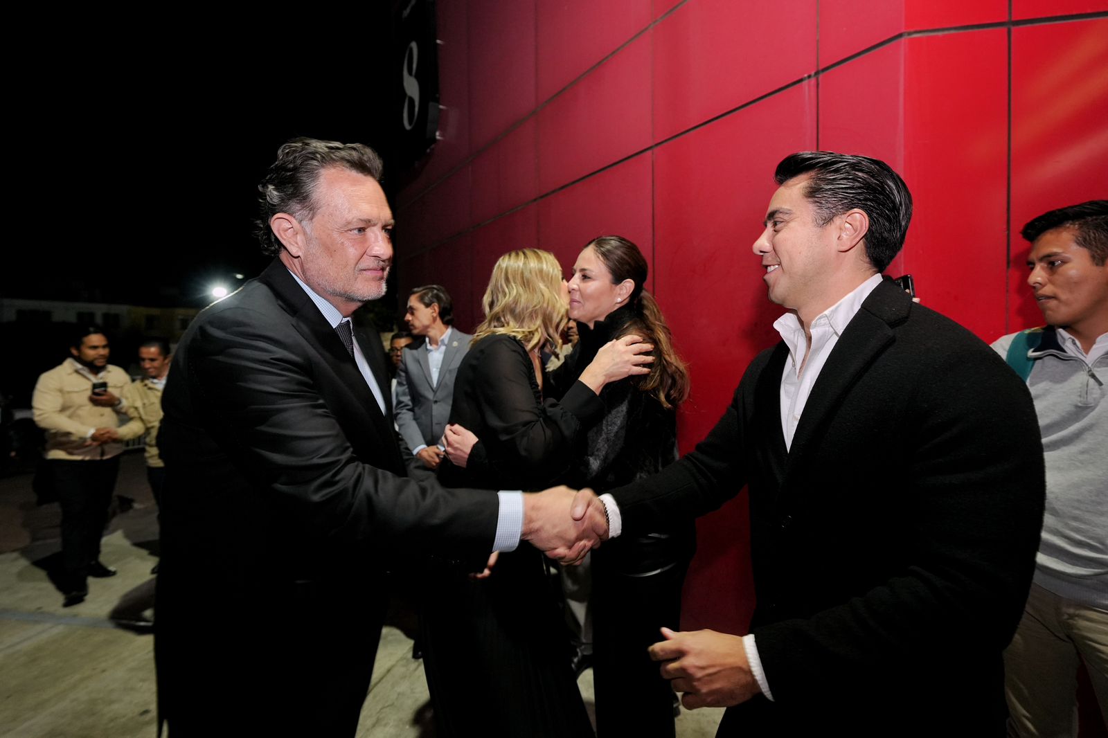 WhatsApp Image 2025-12-09 at 10.55.45 PM(4) Imagen de Acude Felifer Macías a la Ceremonia de Coronación de S.M. “Fátima I”, Reina de las Fiestas de Querétaro 2025 5