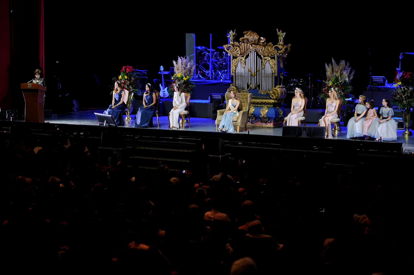 WhatsApp Image 2025-12-09 at 10.55.45 PM(7) Imagen de Acude Felifer Macías a la Ceremonia de Coronación de S.M. “Fátima I”, Reina de las Fiestas de Querétaro 2025 2