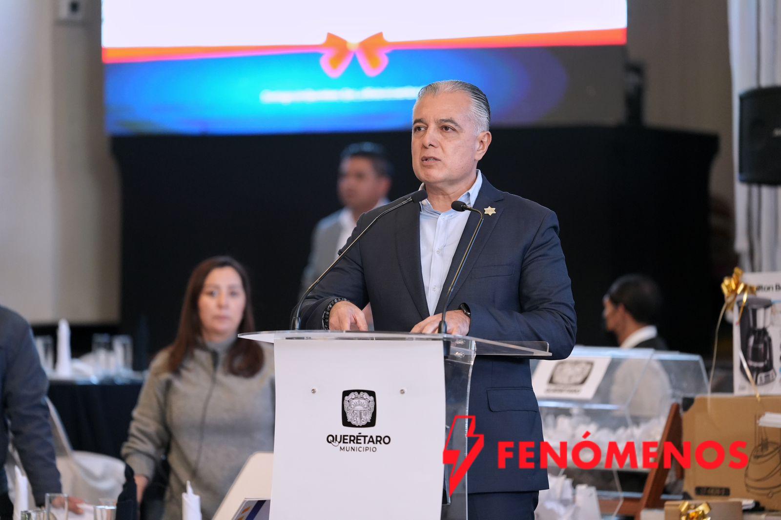 Reconoce Felifer Macías a policías municipales en su día