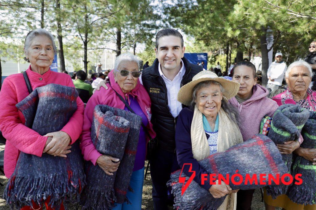 Culmina DIF Estatal Campaña Invernalcon entrega de cobijas en 46 municipios