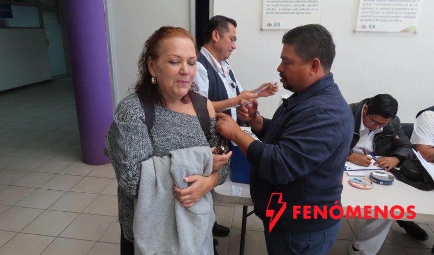 Refuerzan salud estudiantil con jornada de vacunación en la UPV