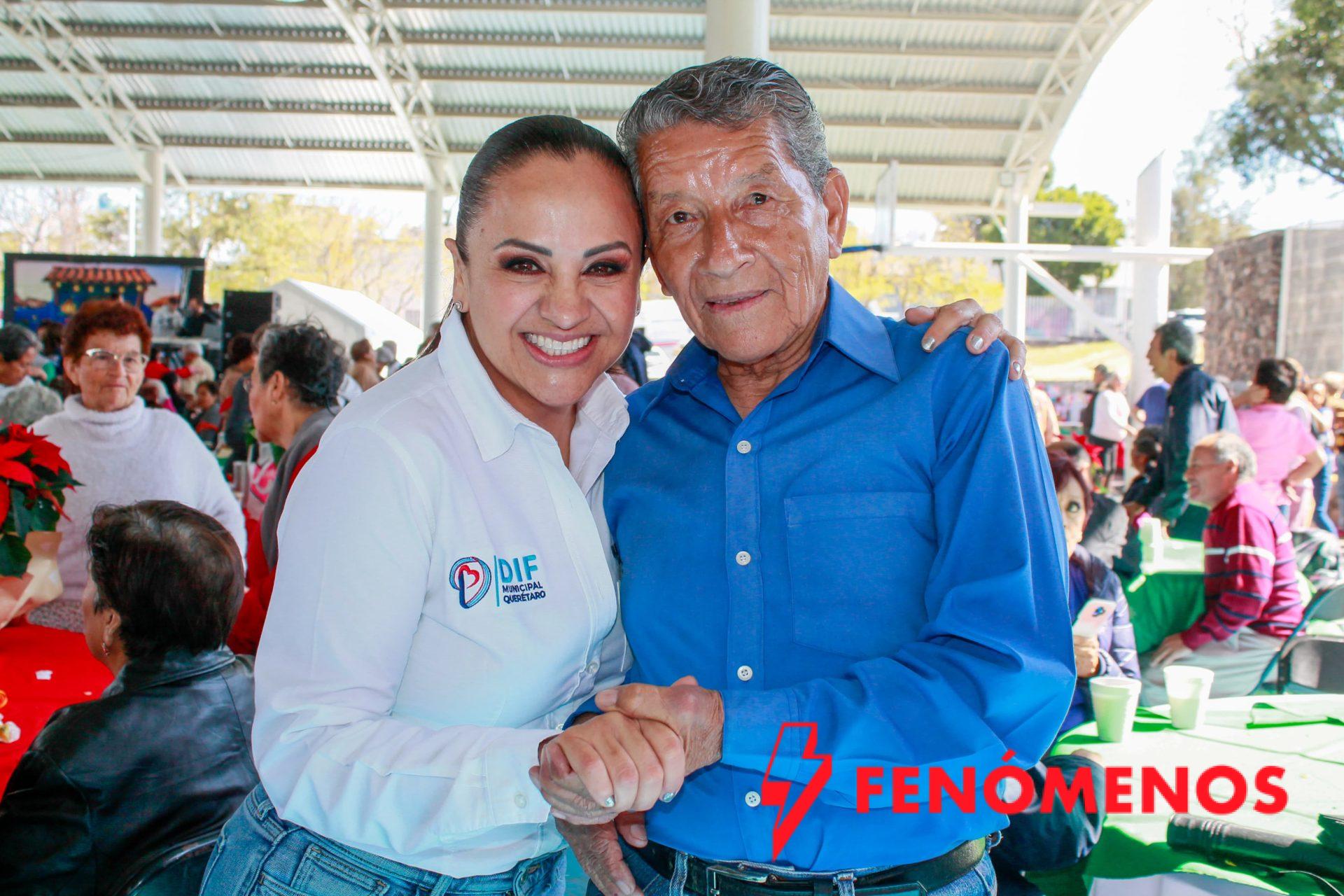 Agradece Felifer Macías a Tania Ruiz Castro, su trabajo y entrega en el DIF Municipal