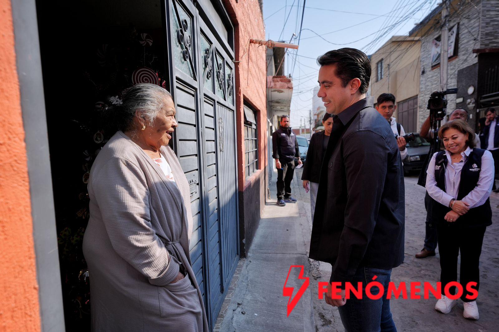 Inicia Felifer Macías con Alcalde en tu Calle en las colonias de Querétaro