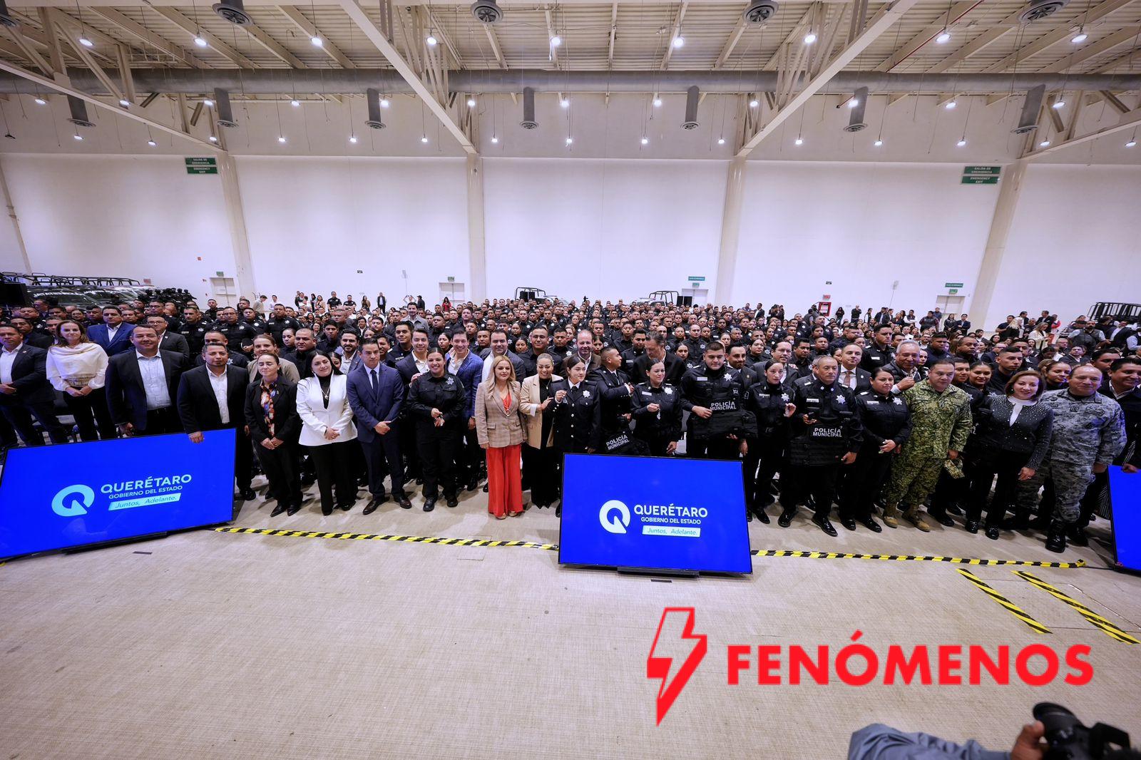 Acompaña Felifer Macías al Gobernador en entrega de equipamiento para la seguridad de Querétaro