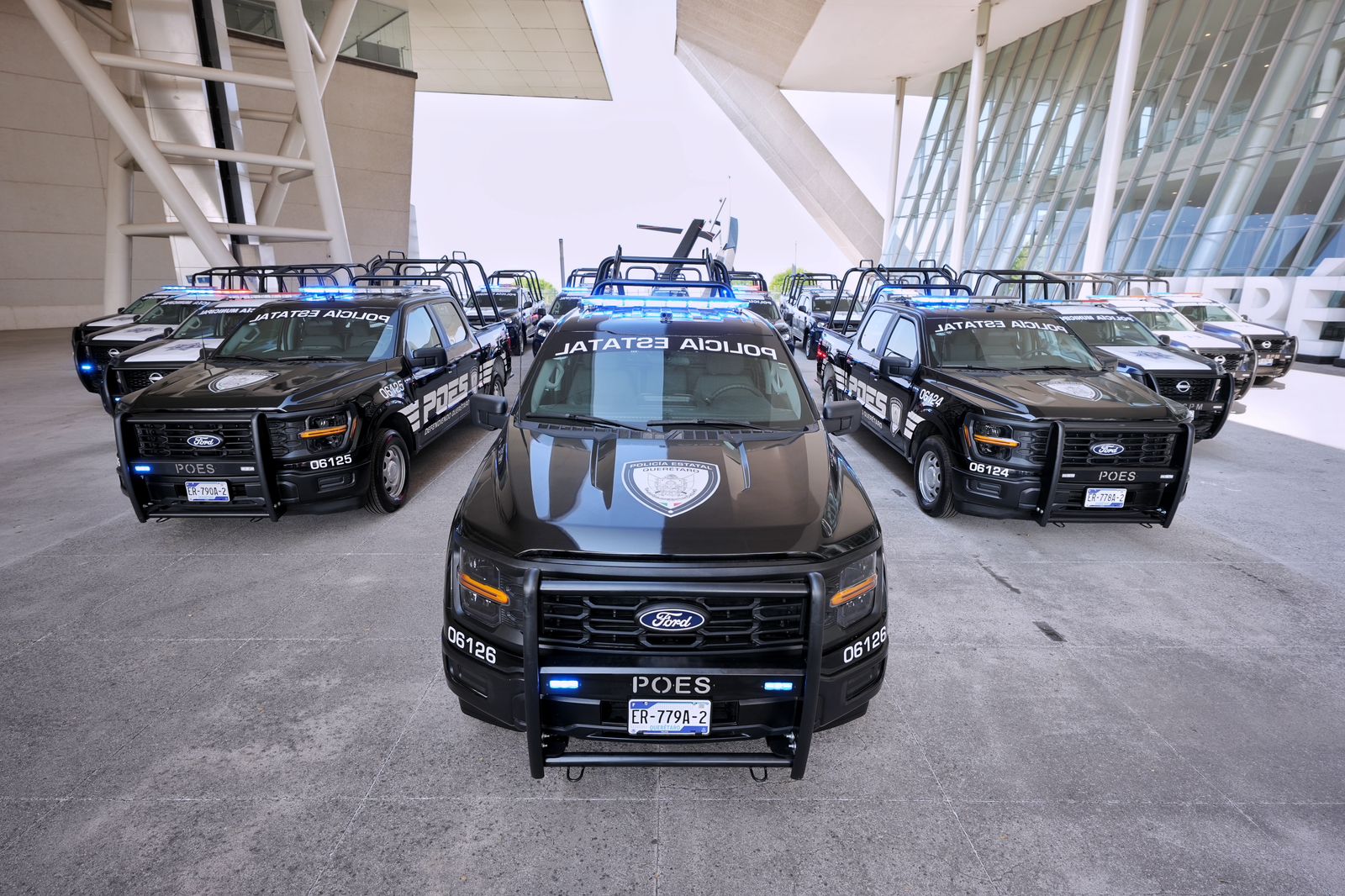 Imagen de Acompaña Felifer Macías al Gobernador en entrega de equipamiento para la seguridad de Querétaro 14