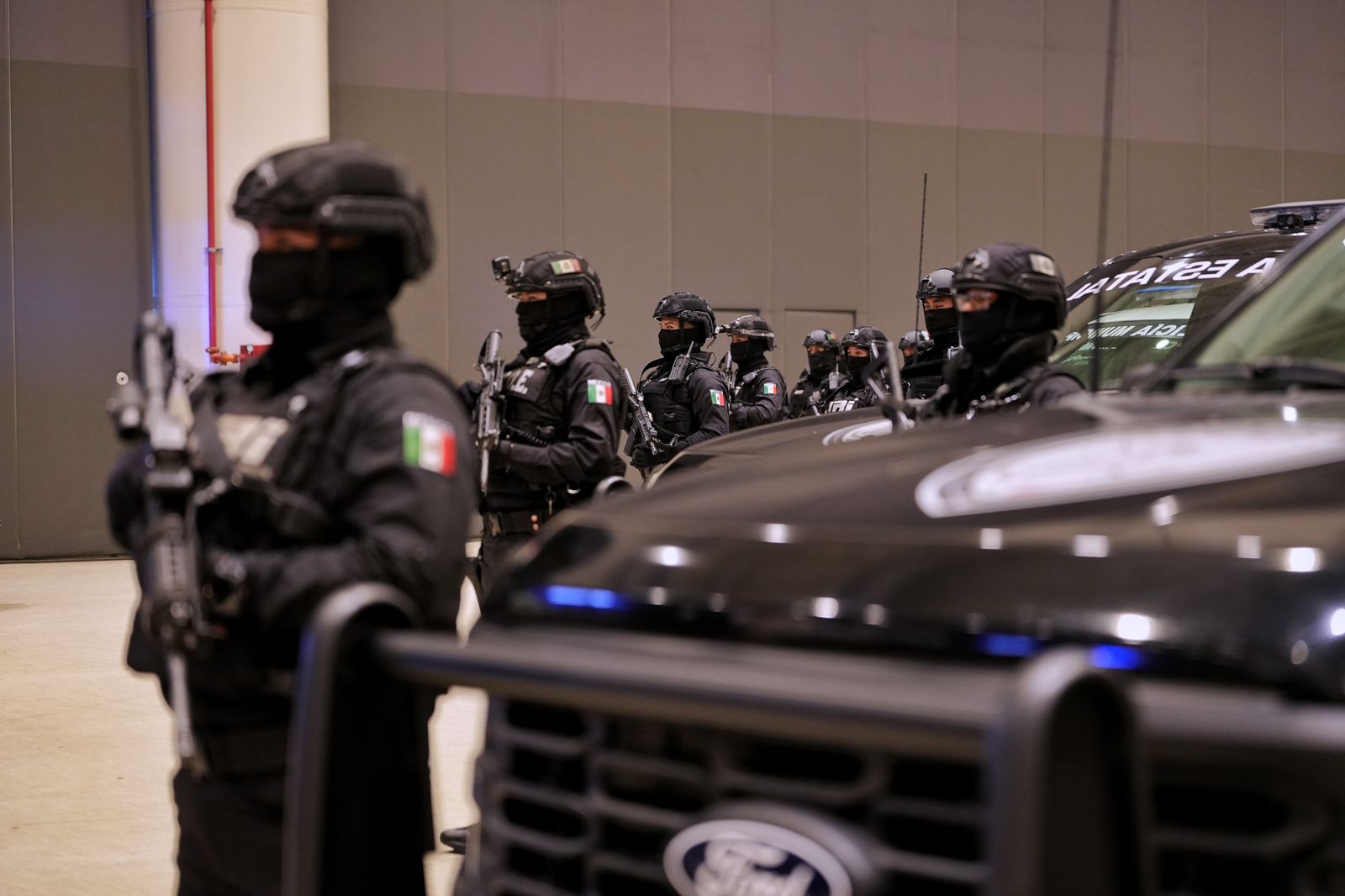 Imagen de Acompaña Felifer Macías al Gobernador en entrega de equipamiento para la seguridad de Querétaro 16
