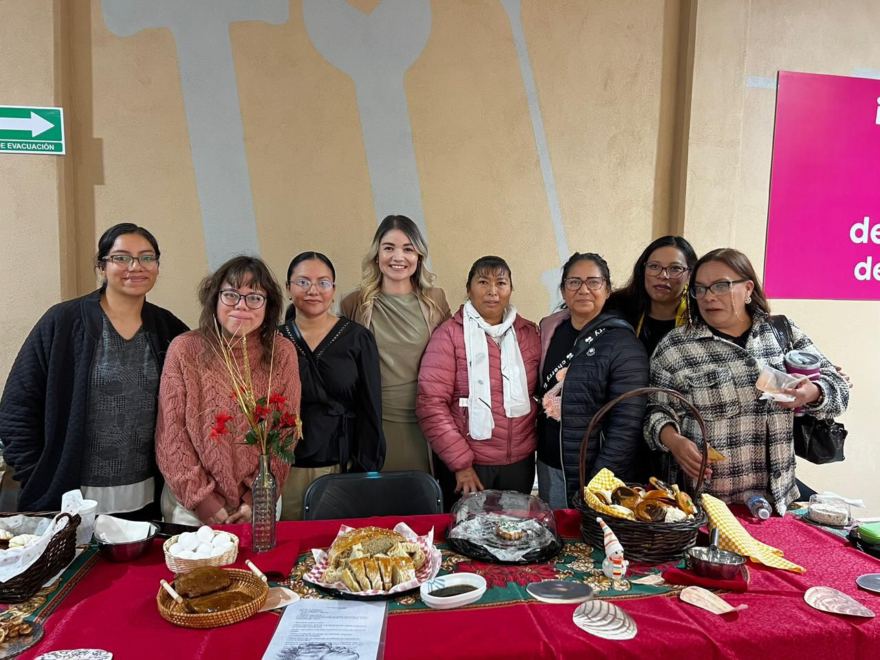 Imagen de Más de 9 mil mujeres fortalecen sus emprendimientos en el Centro de Empoderamiento 3