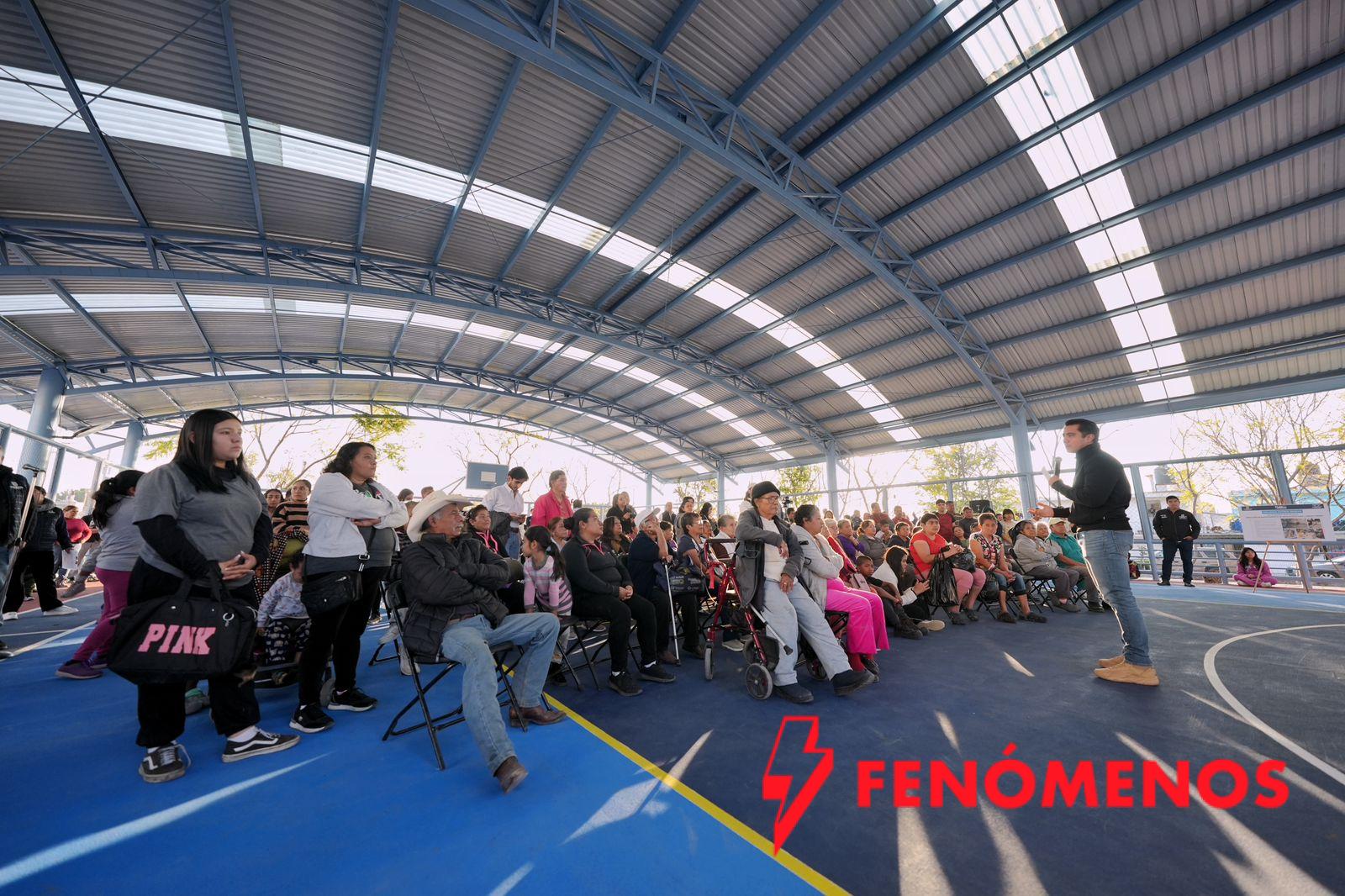 Entrega Felifer Macías rehabilitación y arcotecho del parque en la colonia Patria Nueva