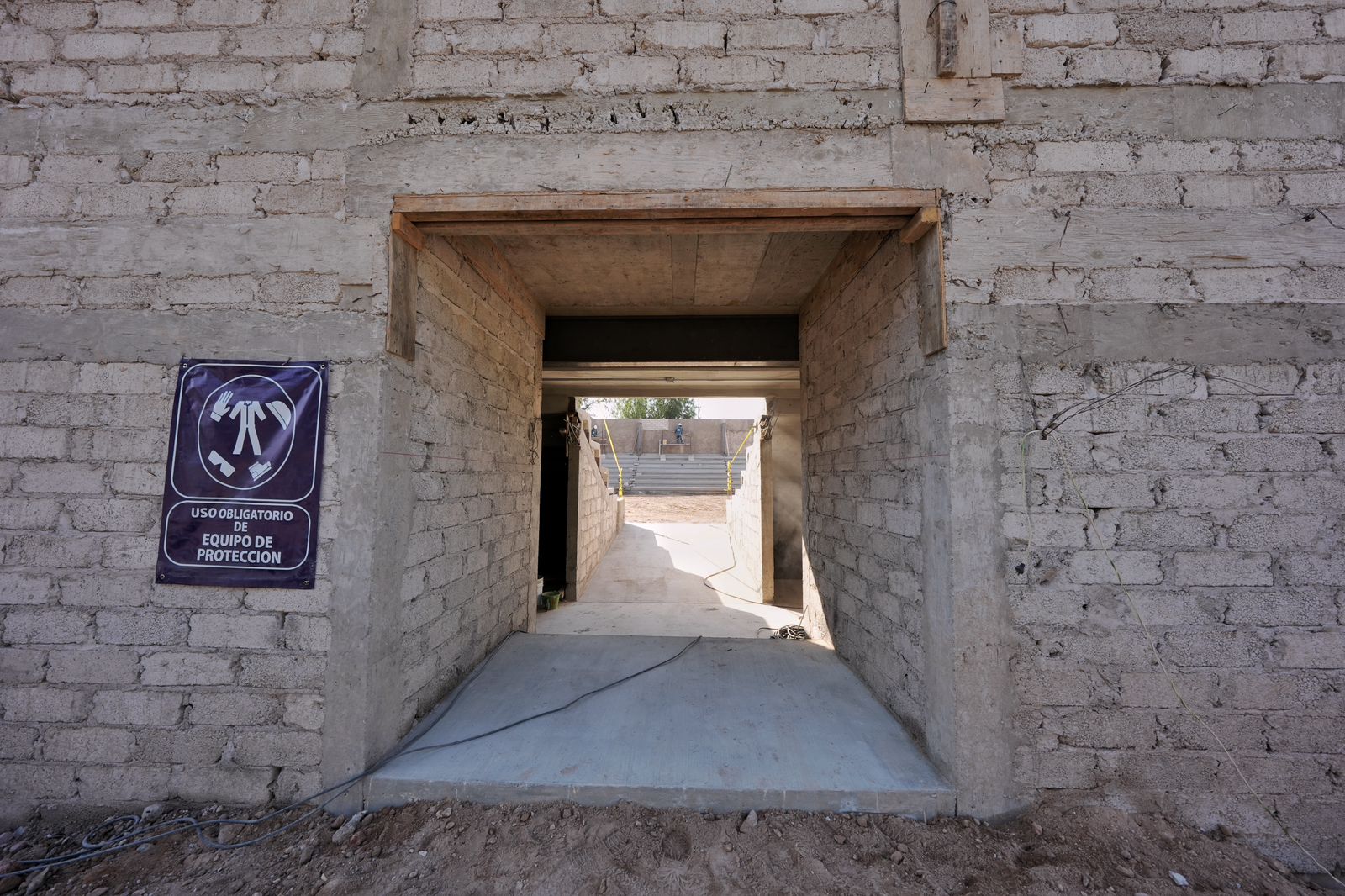 Imagen de Fortalece Felifer Macías la educación en Lomas de Casablanca con nuevo auditorio escolar 6