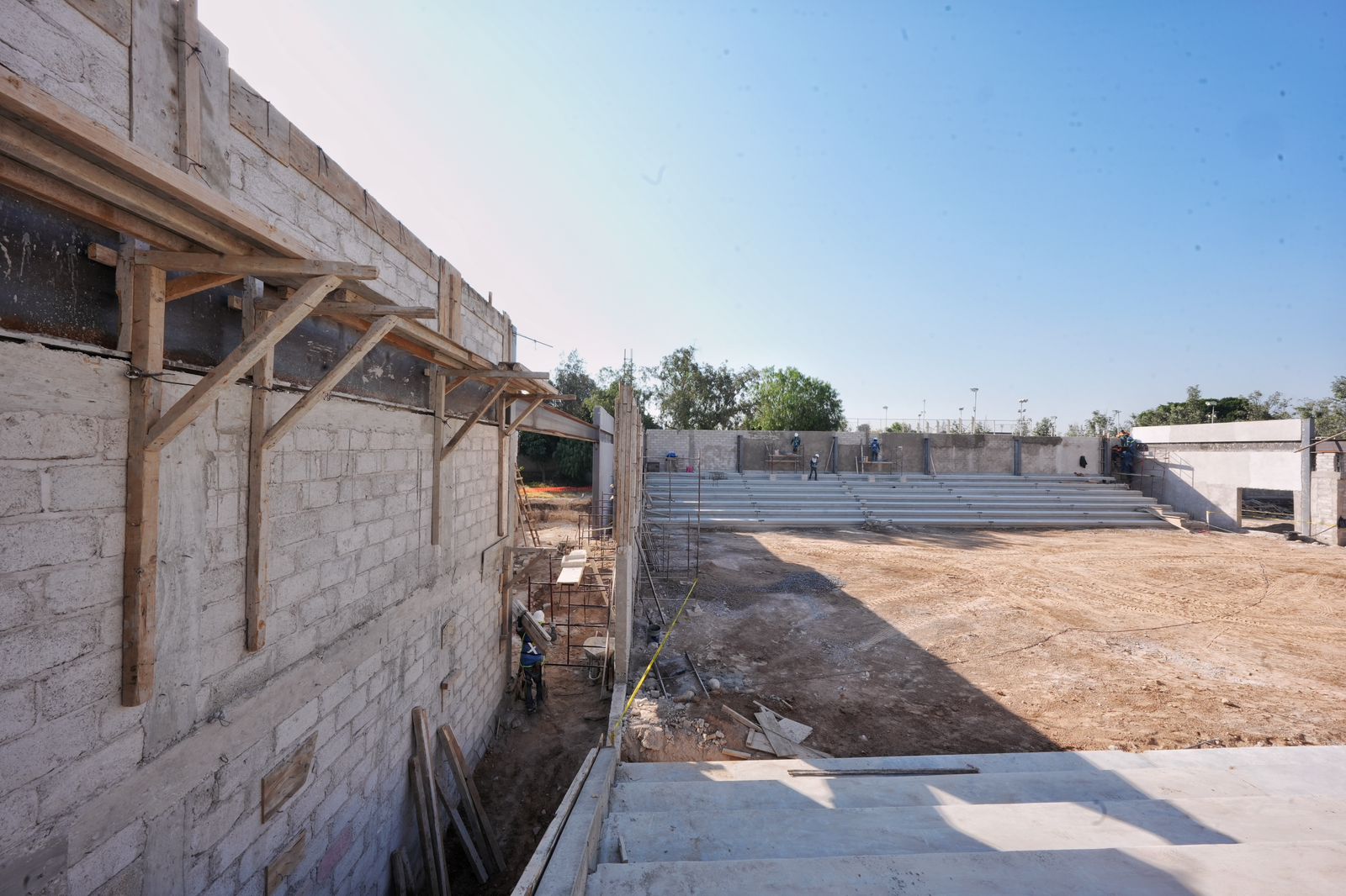 Imagen de Fortalece Felifer Macías la educación en Lomas de Casablanca con nuevo auditorio escolar 4