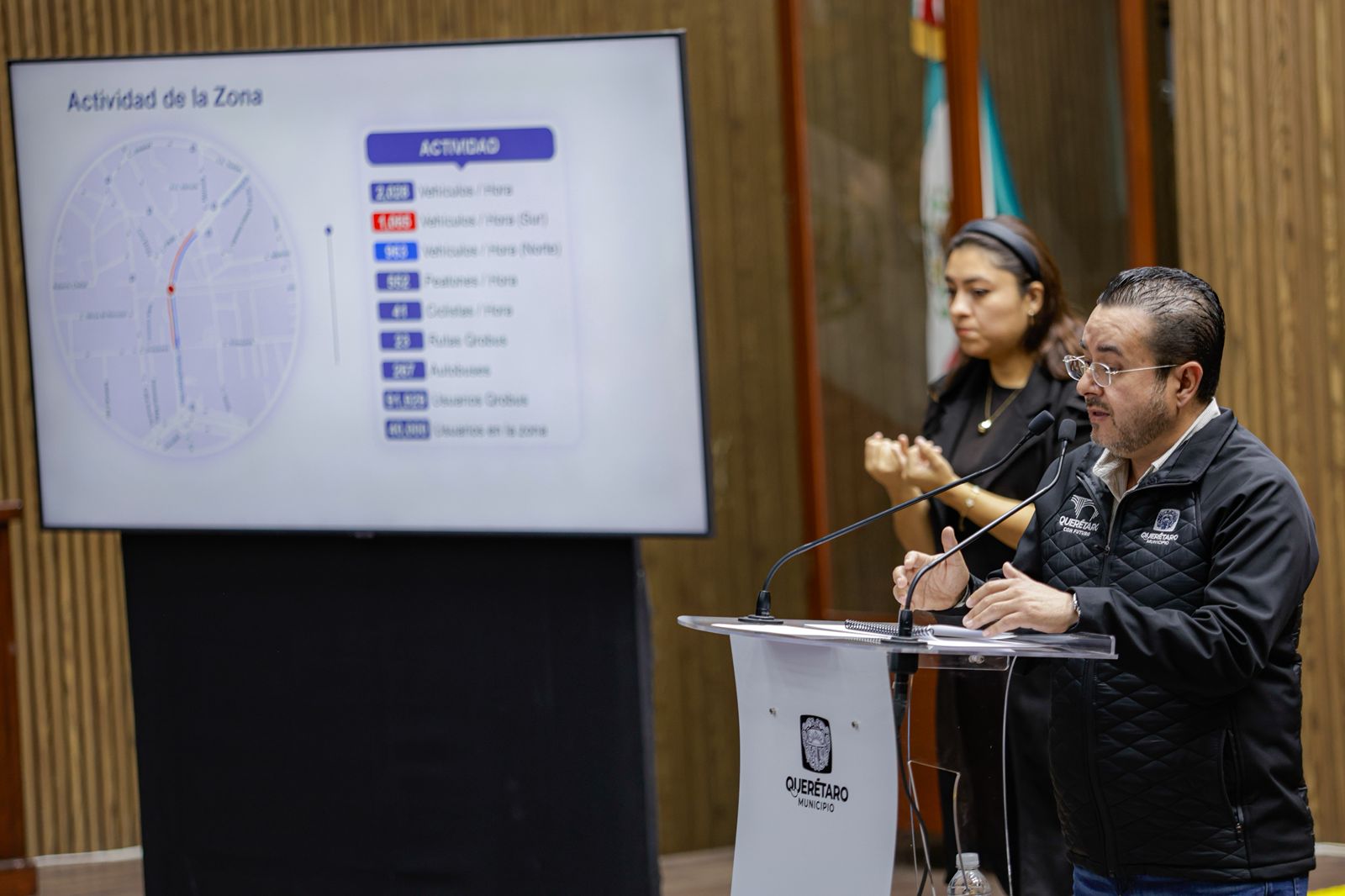 Imagen de Presenta Felifer Macías operativo para reducir afectaciones por inicio de la obra federal del Tren México–Querétaro 19