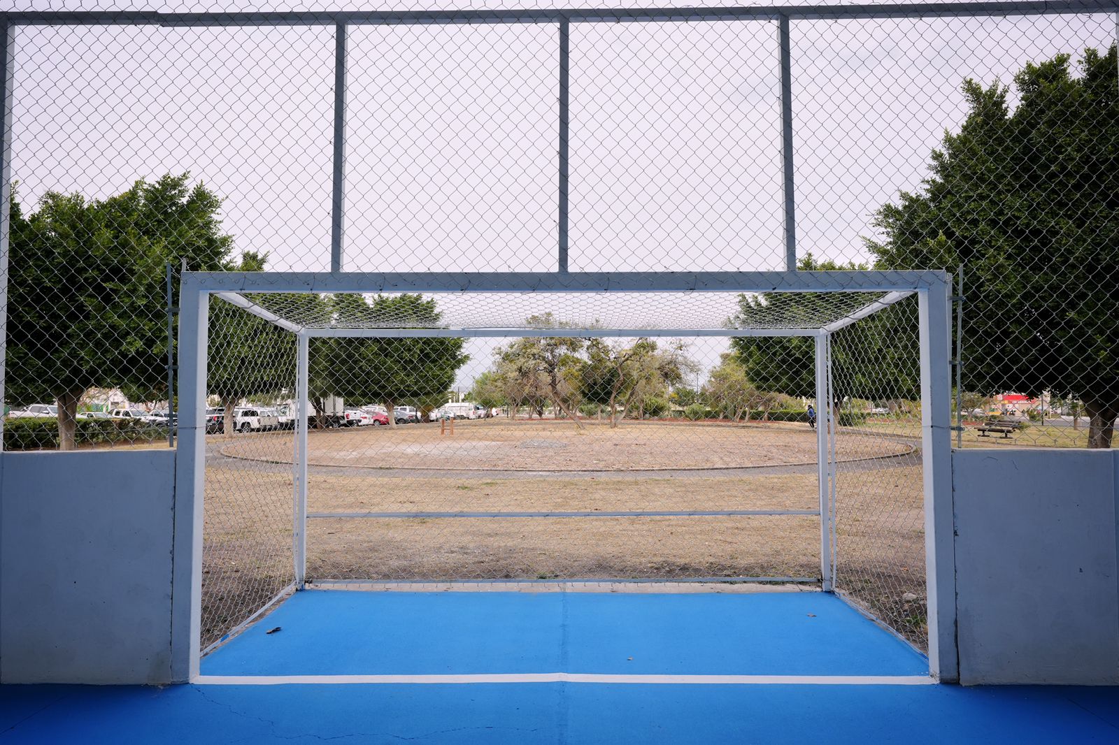Imagen de Felifer Macías entrega techumbre en cancha deportiva de Viñedos 5