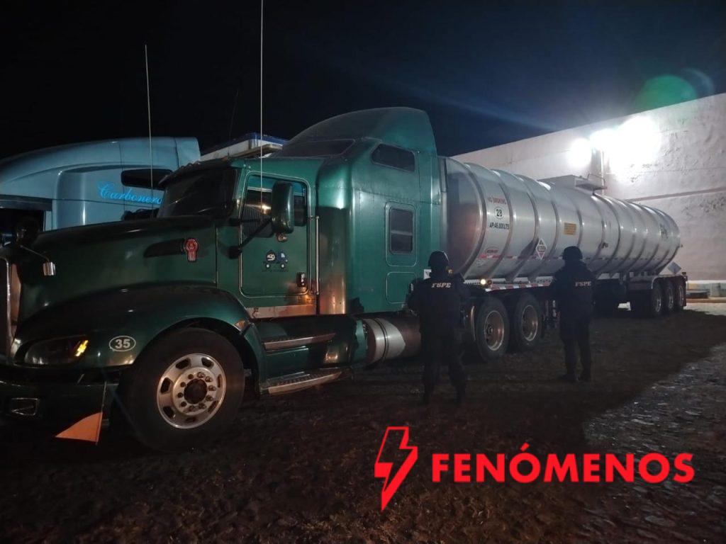 Asegura FSPE tractocamión con casi 50 mil litros de diésel en Celaya