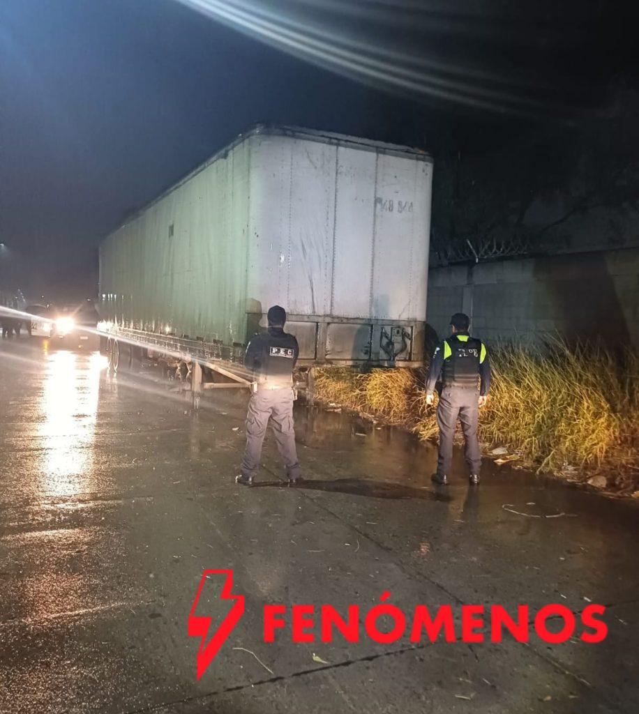 Asegura PEC remolque con medio millón de pesos en material industrial en Celaya