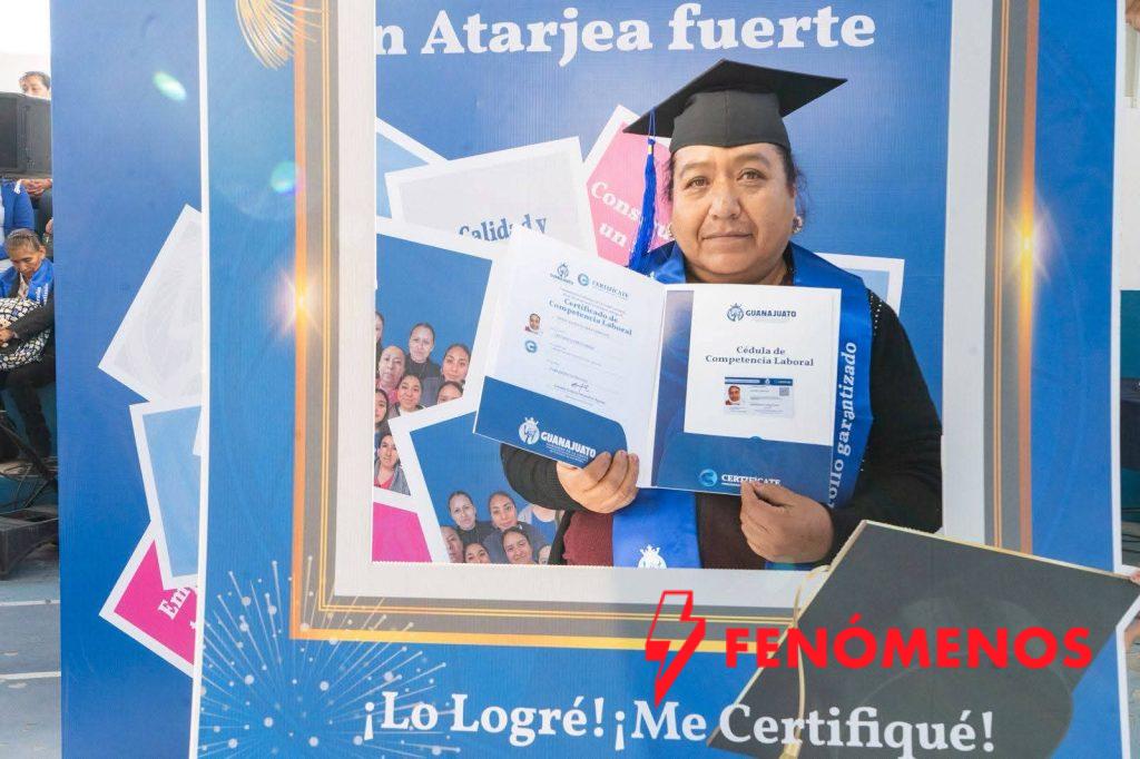 La Secretaría de Economía fortalece la autonomía económica de las mujeres con certificaciones laborales