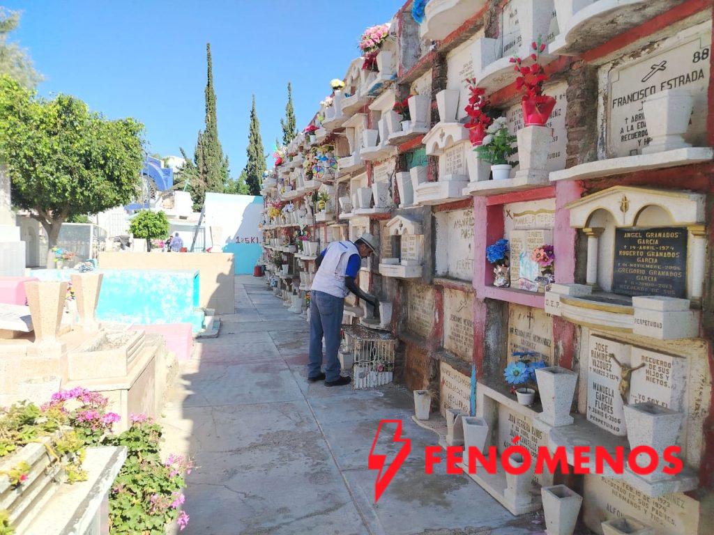 SSG previene riesgos sanitarios en los panteones de los 46 municipios.