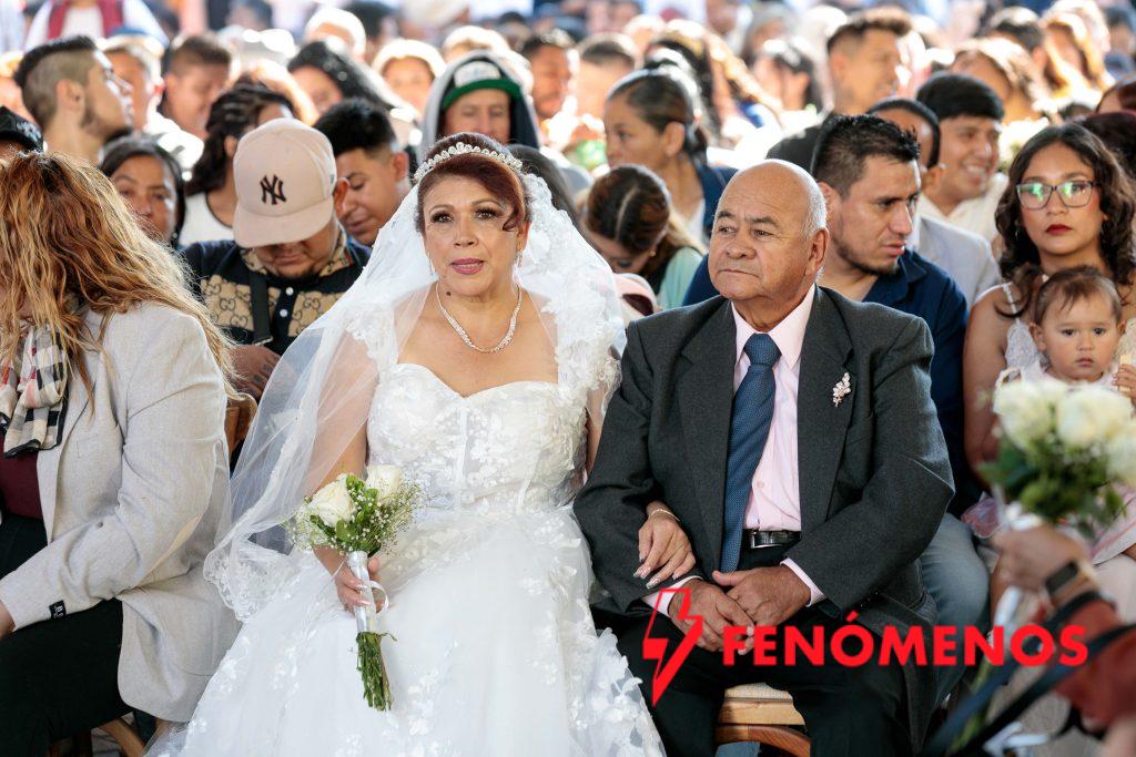 Celebran su amor 150 parejas en el Love Fest