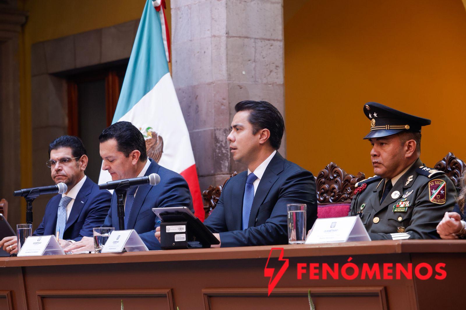 Encabeza Felifer Macías sesión solemne de Cabildo con el Ejército Mexicano y Fuerza Aérea