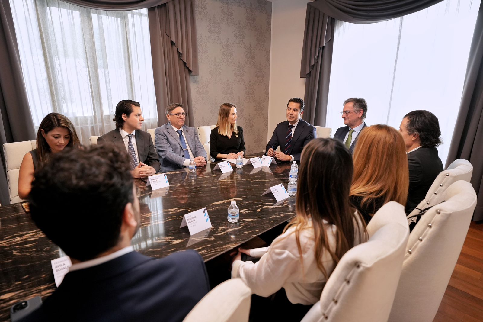 Imagen de Entregan Municipio de Querétaro y Banco Santander México mil becas para fortalecer la educación financiera de jóvenes 10