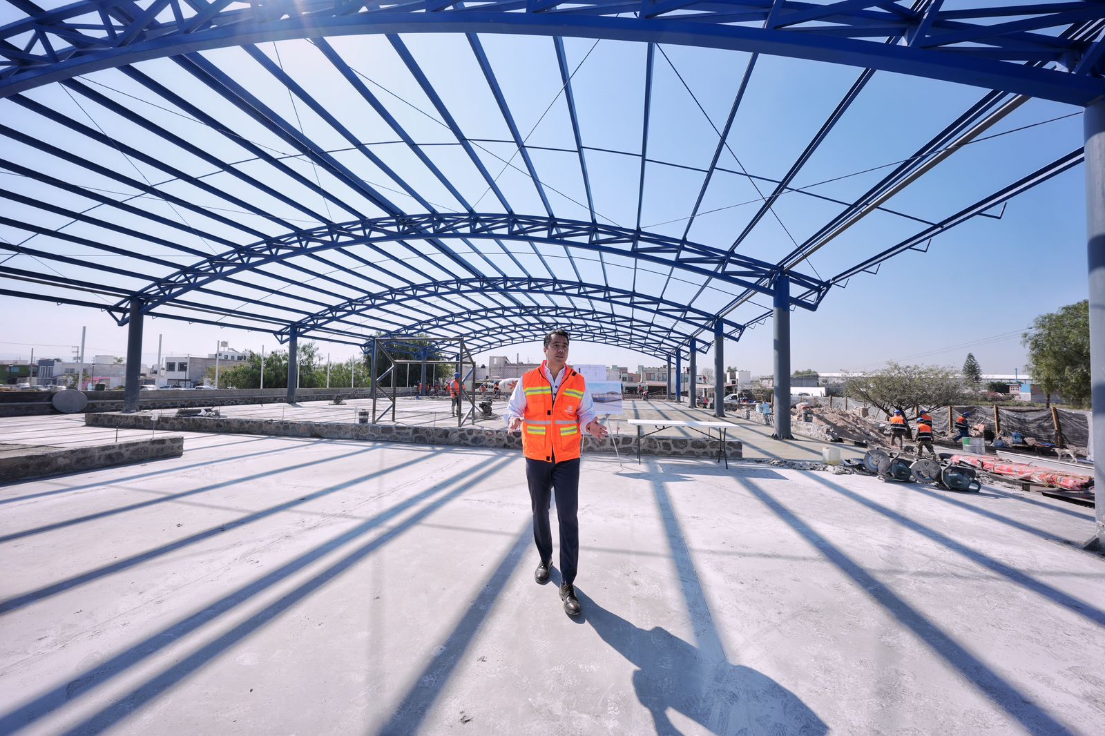 Imagen de Supervisa Felifer Macías obra de Polideportivo en Santa María Magdalena y anuncia inversión en vialidades 2