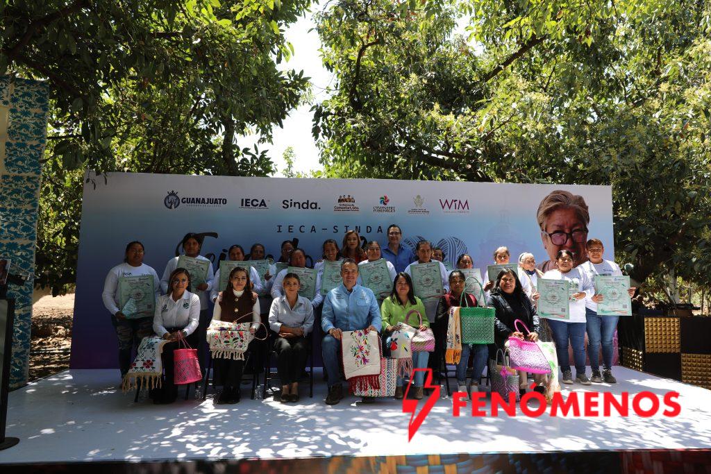 Tejiendo sueños: capacitación transforma la vida de mujeres en comunidades de Guanajuato