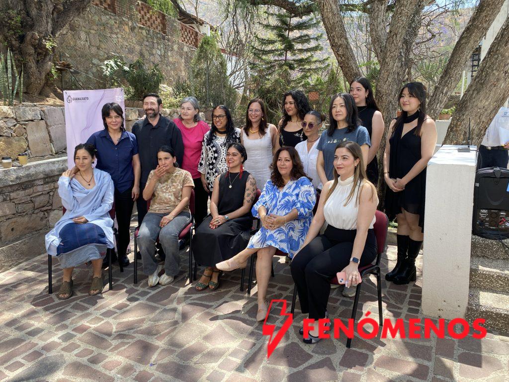 Mujeres que construyen territorio: una exposición de voces y miradas contemporáneas