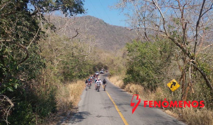 Brinda Guardia Estatal seguridad durante rodada ciclista en la carretera Tula–Ocampo