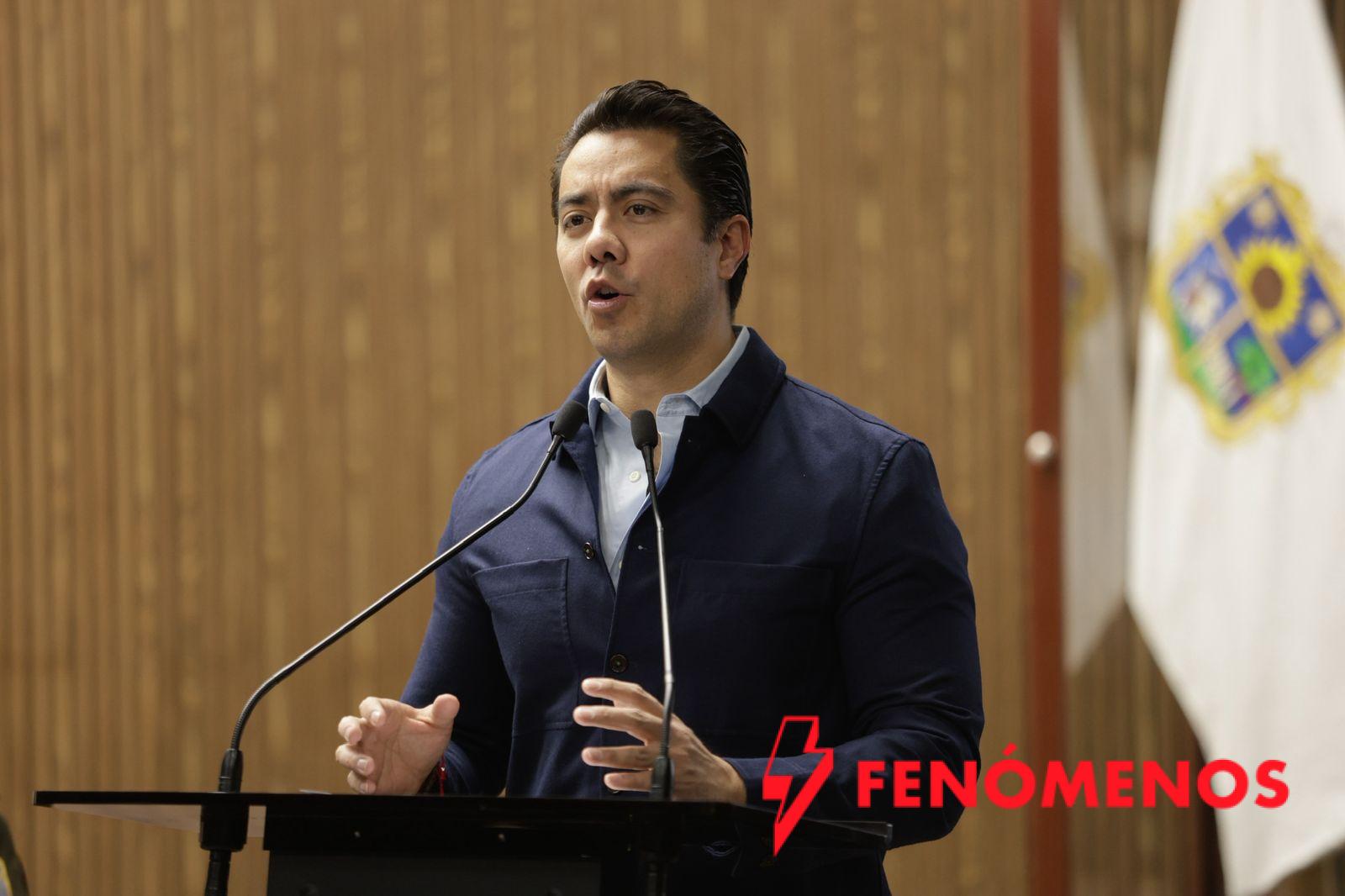 Encabeza Felifer Macías conversatorio para fortalecer la seguridad en Querétaro