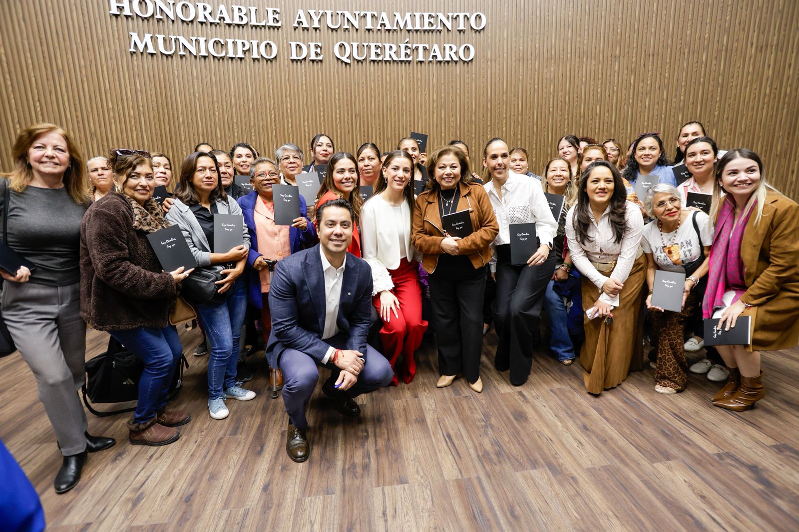 Imagen de Acude Felifer a ponencia y presentación del libro “Soy Cambio, Soy Yo”, de Andrea Domínguez 4