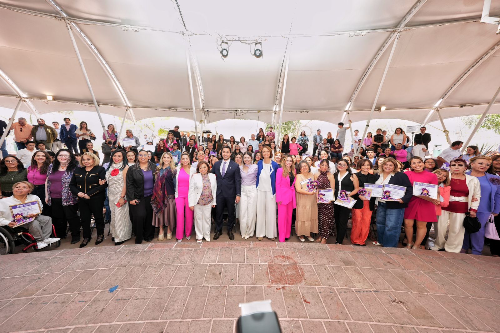 Imagen de Felifer Macías encabeza la Segunda Entrega de Reconocimientos “8 Mujeres que Cambiaron el Rumbo de Querétaro” 19