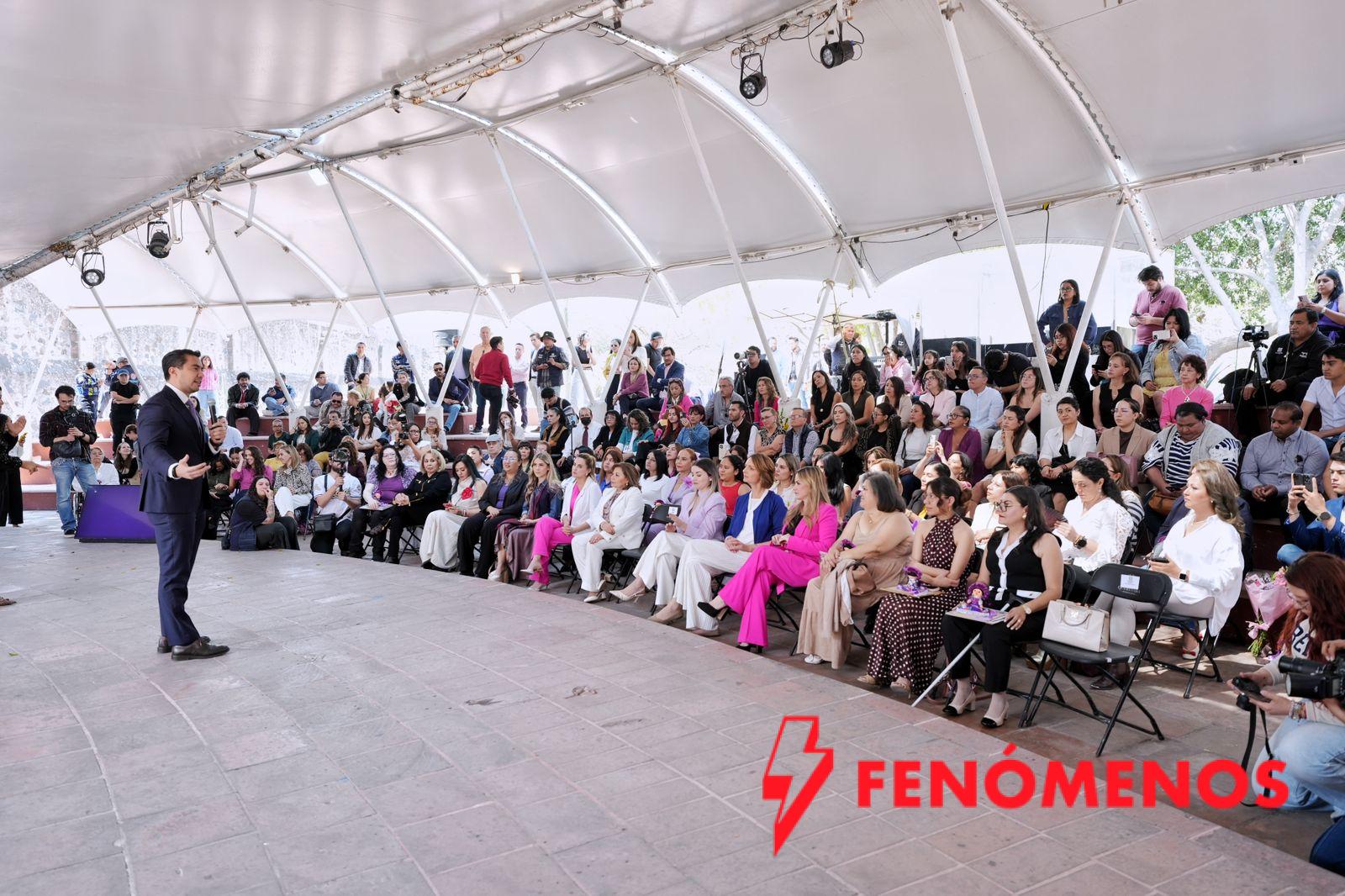Felifer Macías encabeza la Segunda Entrega de Reconocimientos “8 Mujeres que Cambiaron el Rumbo de Querétaro”