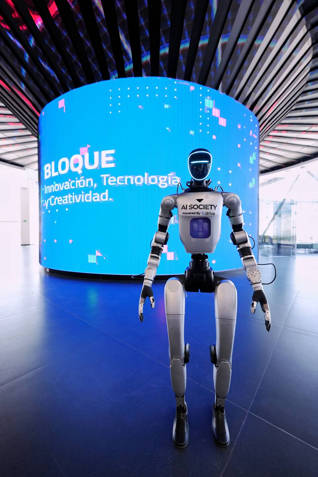 Imagen de Destaca Felifer Macías innovación tecnológica que se desarrolla en Querétaro 3