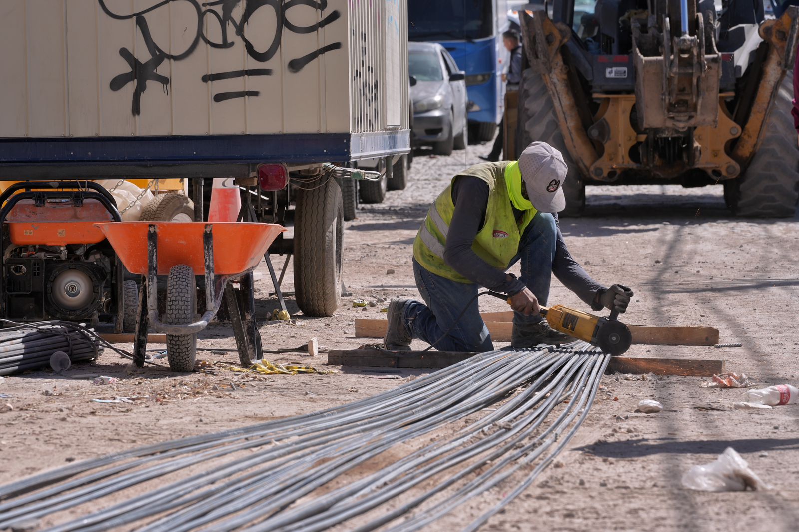 Imagen de Supervisa Felifer Macías obra hidrosanitaria y pluvial en la calle Obreros 3
