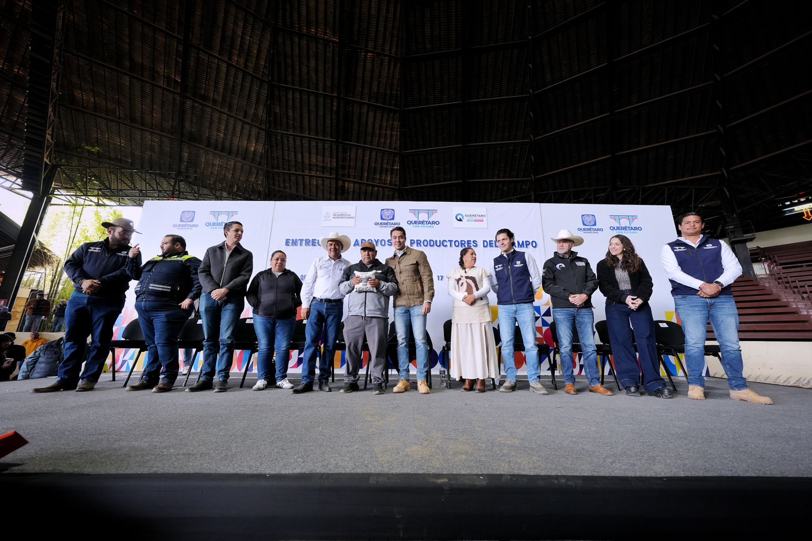 Imagen de Entrega Felifer Macías equipamiento del programa Municipalizado 10