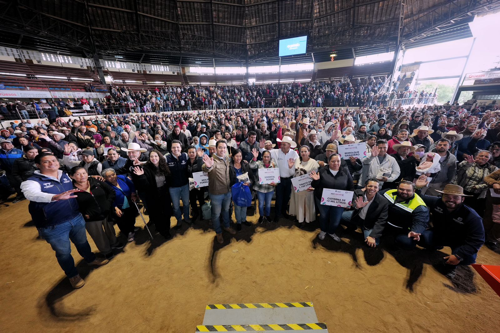 Imagen de Entrega Felifer Macías equipamiento del programa Municipalizado 11