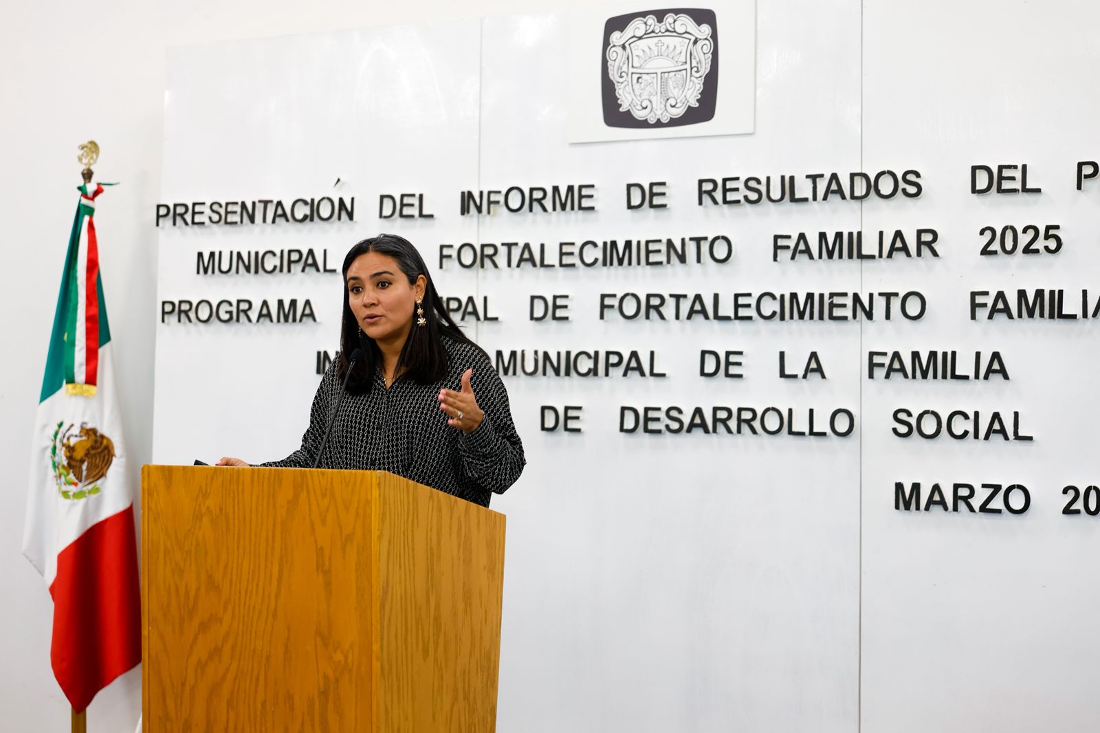 Imagen de Destaca Felifer Macías resultados y fortalece políticas públicas para el desarrollo de familias en Querétaro 3