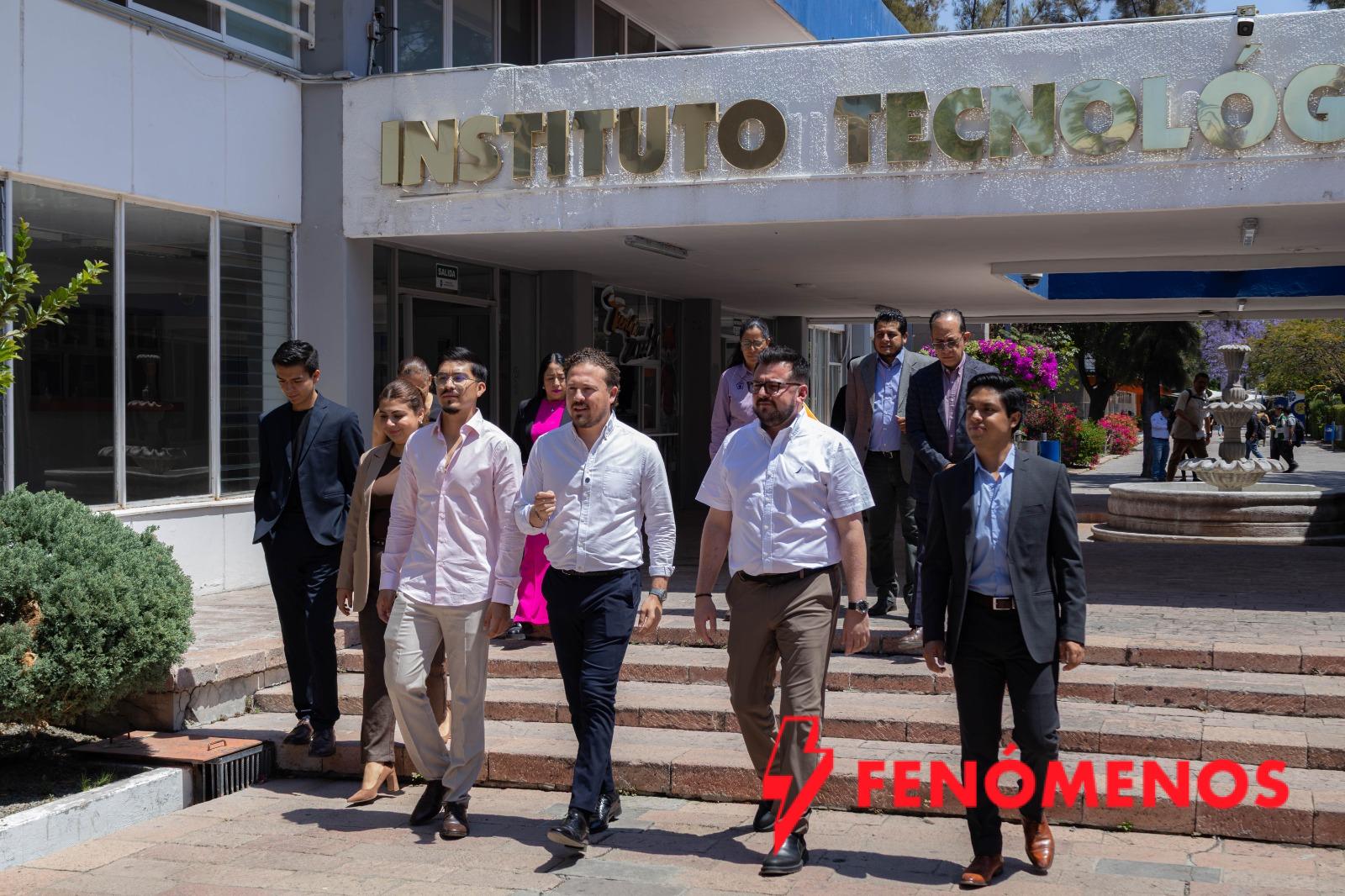 Impulsará Felifer Macías proyecto de biblioteca tecnológica en el ITQ y fortalecerá vinculación de jóvenes con empresas