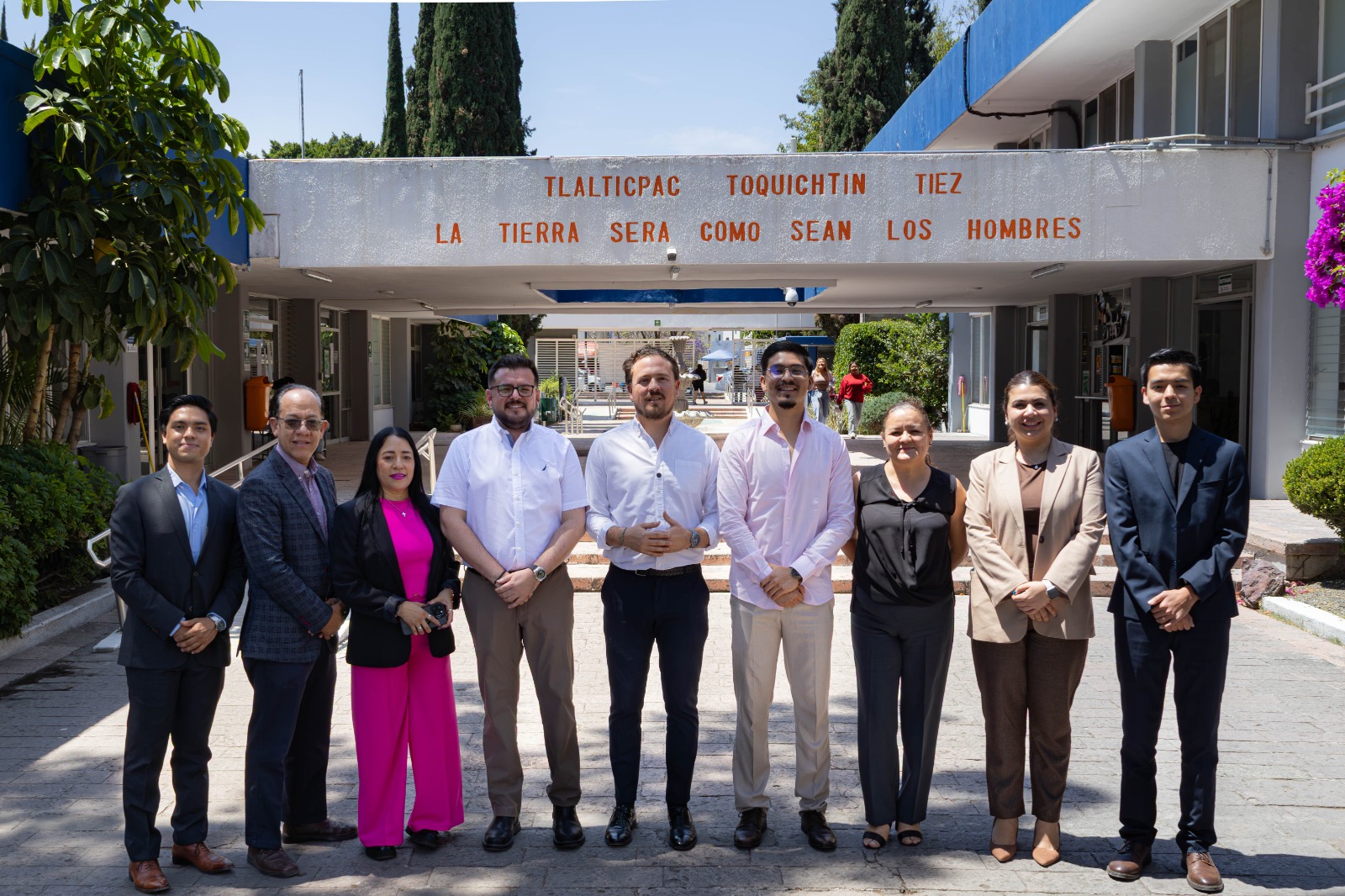 Imagen de Impulsará Felifer Macías proyecto de biblioteca tecnológica en el ITQ y fortalecerá vinculación de jóvenes con empresas 3