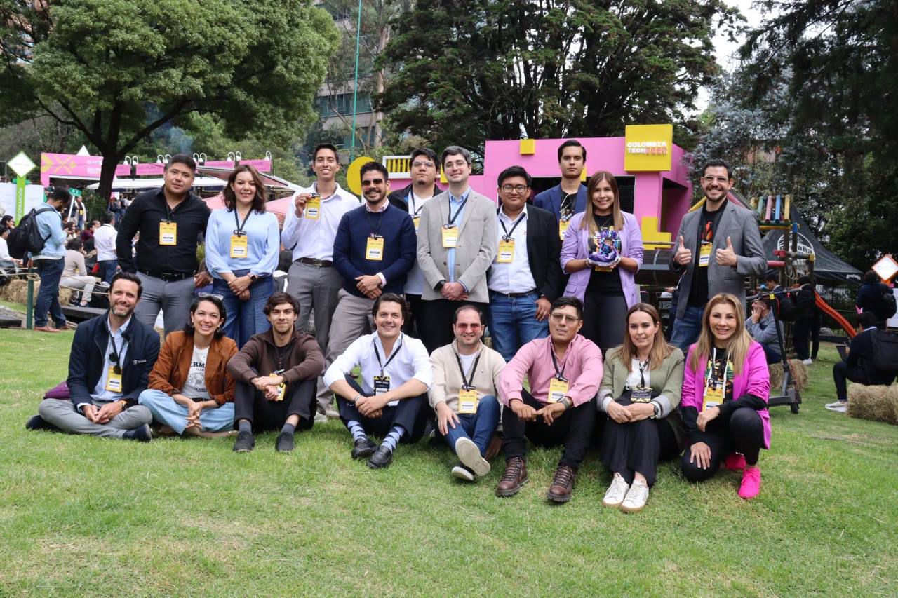 Imagen de Fortalece Felifer Macías el emprendimiento con la cuarta generación de BLOQUERS 10